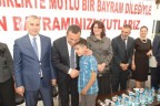Protokol vatandaşlarla bayramlaştı
