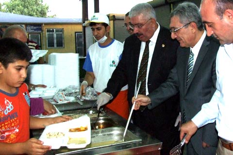 MHP’nin iftar yemeğinde servis genel başkan yardımcılarından