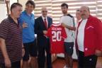 Denizlili Vali’den Belediyespor’a ziyaret
