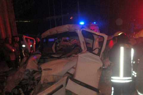 Denizli’de kamyonet TIR’a çarptı 1 ölü