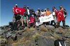 Bayramı 2 bin 308 metrede kutladılar