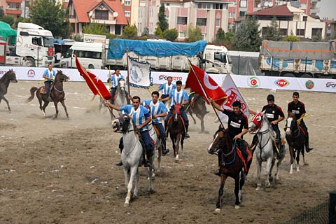 25 ülke geleneksel oyunları ile Denizli’de