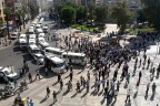 Yüzlerce minibüs İstiklal Caddesi’ni trafiğe kapattı