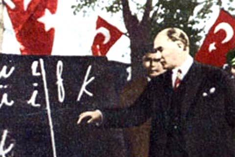 Denizli’de 12 bin 500’den fazla öğretmen görev yapıyor binlercesi görev bekliyor