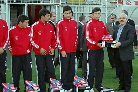 Akademi takımlarına malzeme dopingi