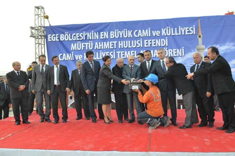 Bakan Bayraktar Denizli’de park ve cami temeli attı