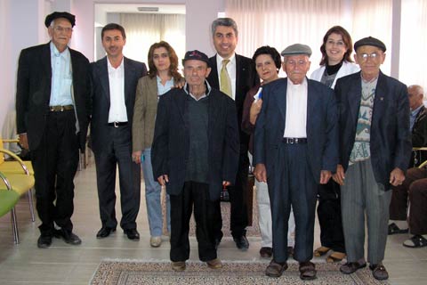 Kızılcabölüklüler minik ve yaşlıları sevindirdi
