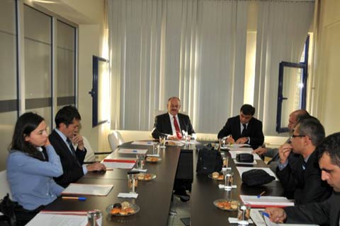 Öğrencilere meslek anlatıp yönlendiriyorlar