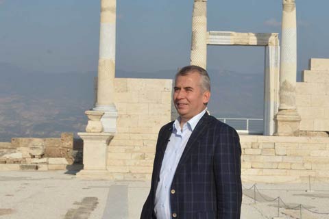 Zolan Laodikya’yı tanıttı