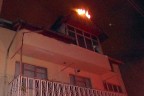 Asmalı evlerde çatı yangını korkuttu
