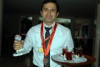 Milli güreşçi çaycılık yapıyor