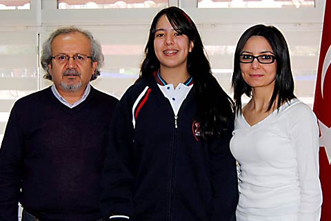 Ece İngilizce okumada ülke birincisi oldu