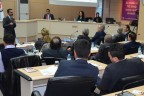AB hibelerini meclis üyelerine anlattı