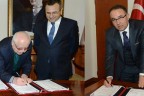 Buldan ve Çivril’e hayırseverlerden okul