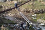 8 metrede asılı kaldı