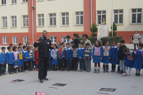 Hemsballı anlatıyorlar