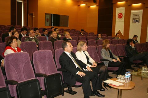 Kocasert’ten amigo kız çıkışı