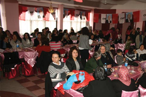CHP’li kadınlardan dayanışma çayı
