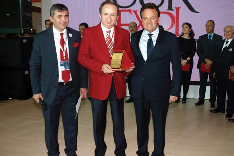 Karakan ödülünü Berlin’de aldı