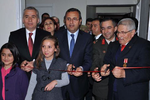 Şehit Ailelerinden şartlı destek