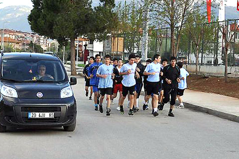 Evlere şenlik sürgün