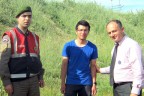 Kayıp genci jandarma buldu