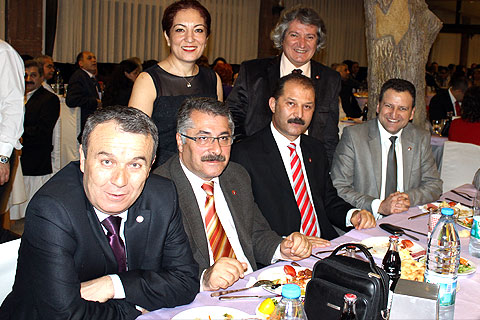 Eğitim İş’ten gövde gösterisi