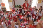 Miniklerden kırmızı -beyaz kutlama