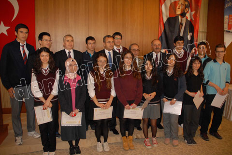 Vali Demir’den başarılı öğrencilere ödül