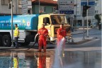 Denizli Belediyesi caddeleri yıkadı