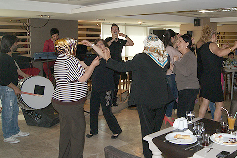 Hicaz Bar Restaurant’ta Kadınlar matinesi