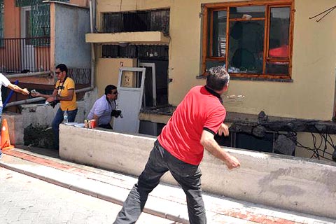 Eğlenceli kentsel dönüşüm yıkımı