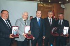 Encümen üyelerine teşekkür plaketi