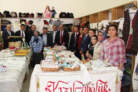 260 kurstan 5 bin 500 kişi mezun oldu