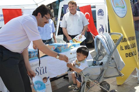 1 saatte 3 bin 500 kutu süt tüketildi