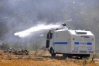 Anız yangını TOMA ile söndürüldü