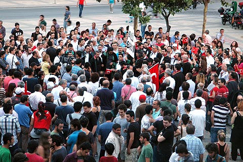 Denizli’de avukatlar ayaklandı