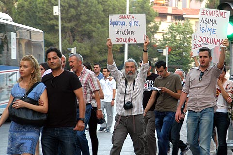 Valilik önünde gerginlik yaşandı