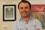 Pide salonunda karikatür sergisi