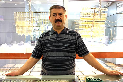 Altındaki gerileme sarrafları tedirgin etti