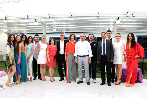 Denizli tekstili Shikka ile plajlarda