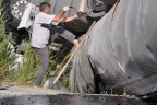 Devrilen tankerin şoförü öldü