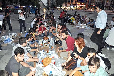 Çınar’da ‘Yeryüzü Sofrası’ kuruldu