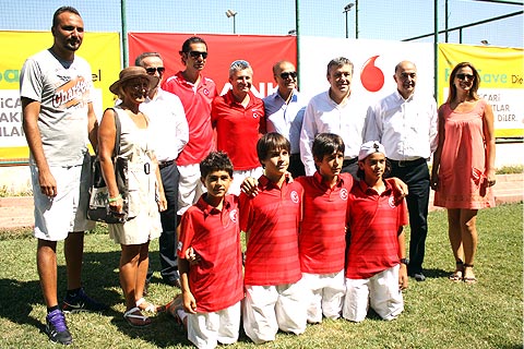 Denizli’de tenis heyecanı başladı