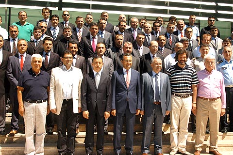 Direnişçiden polise başarı belgesi
