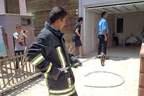 İtfaiyeden yılan operasyonu