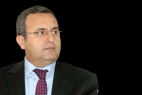 Vali Demir, dikkat çekti
