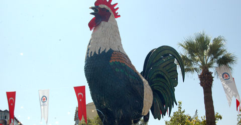 denizli-cam-horoz-heykeli-dikildi-İC-2