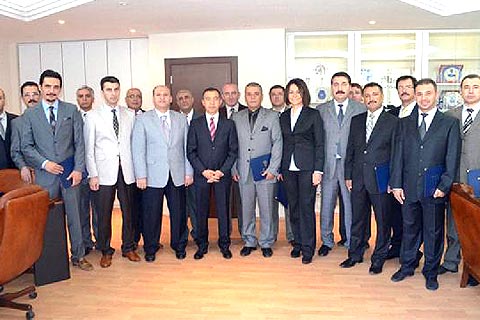Denizli’de AVM soyguncularını yakalayan ekip ödüllendirildi