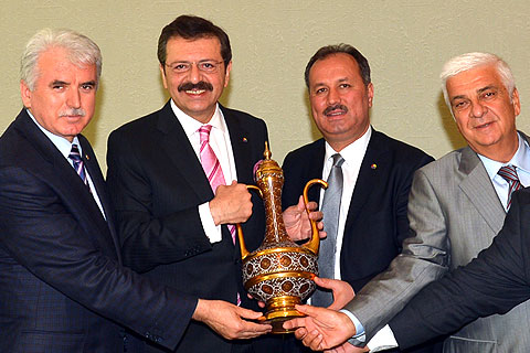 Özer, TOBB yönetiminde